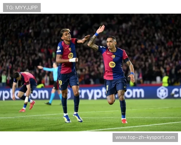 巴萨中路渗透极具威胁，拉菲尼亚劲射太正