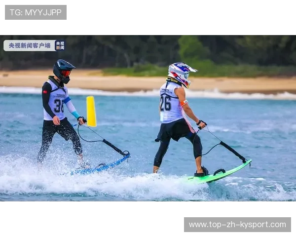 冲浪选手抓到完美浪头顺势滑行